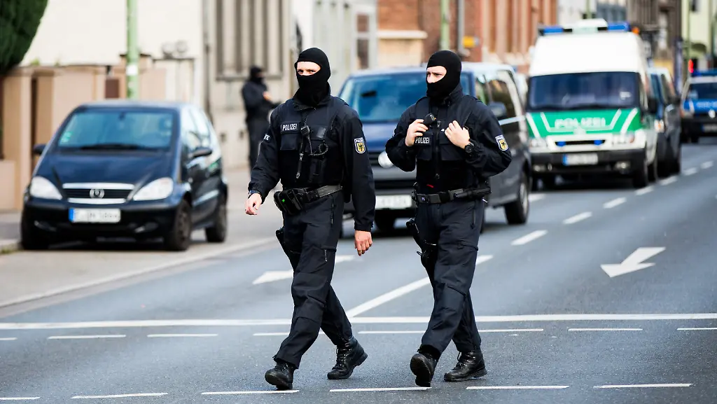 d3e8976e2a7ca32cc87cf24ff3e4abac