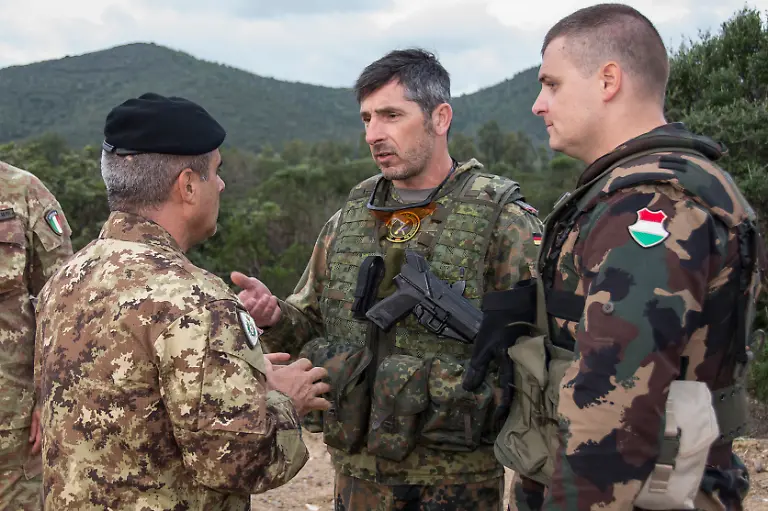 22723701156-841fe76511-o