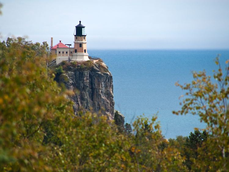 Einer der meistfotografierten Leuchttürme der USA: Split Rock Lighthouse wacht nordöstlich von Duluth über dem Lake Superior.