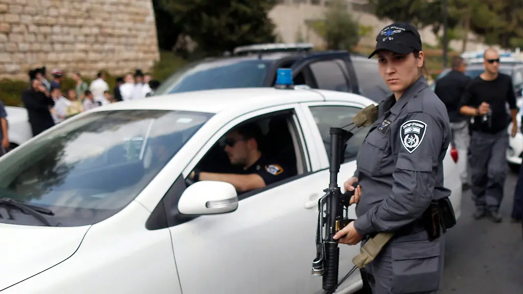 4aa66c34ab5b64dd2d198f27c8894940