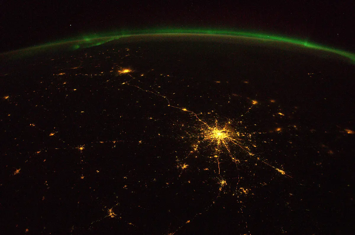 The-road-from-Moscow-to-St-Petersburg