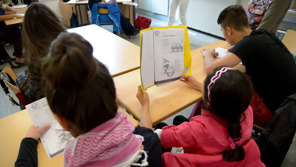 c6954862f2d7b66a7e9f44f4d02b4a48