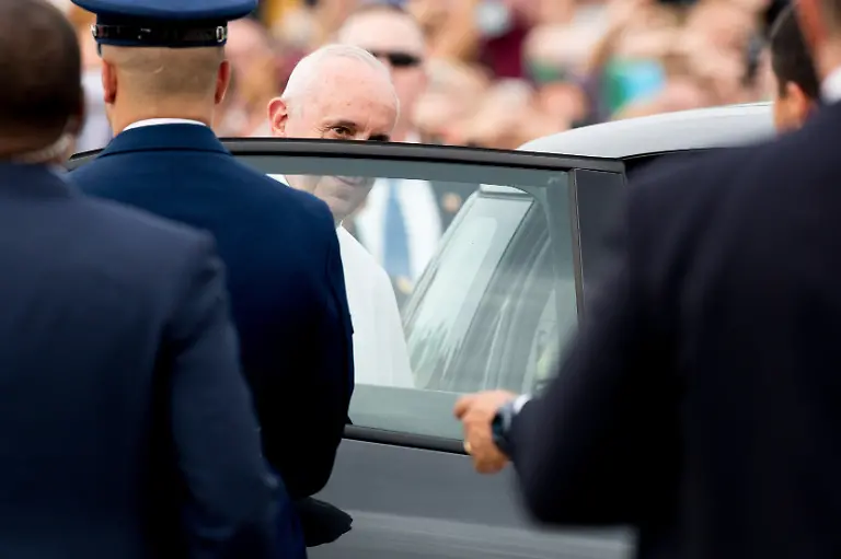 d16190f54c4b4bbc1cf0ae5625b7c33c