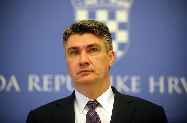 83ada6b26672b59e7fb33b483665222e