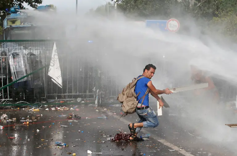 c9c769bf-f777-4c4c-af25-2dc057285717