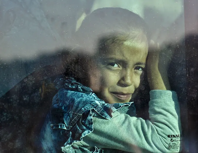 2015-09-14T104553Z-459650915-GF10000205332-RTRMADP-3-EUROPE-MIGRANTS-GREECE-JPG5374418370422041988