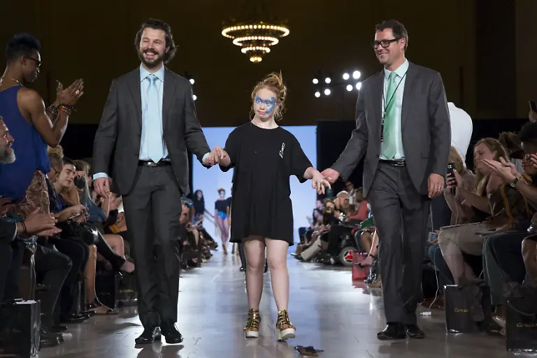 2015-09-14T034814Z-409276046-GF10000205067-RTRMADP-3-USA-FASHION-JPG4325765276442679358