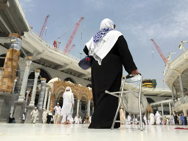 2015-09-12T132236Z-1012874187-GF10000203070-RTRMADP-3-SAUDI-HAJ-JPG4650974966965318193