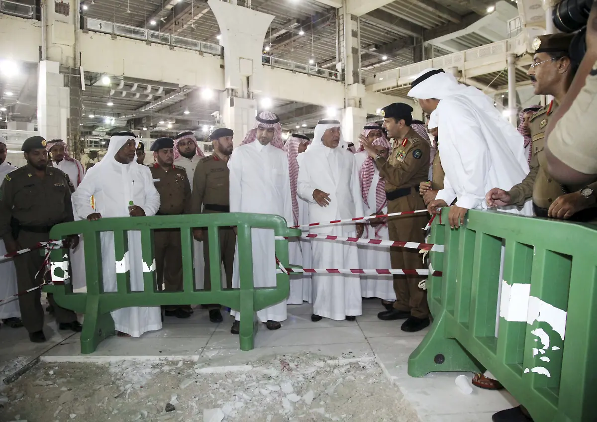 2015-09-12T031203Z-559226141-GF10000202636-RTRMADP-3-SAUDI-HAJ-JPG4831198394878358902