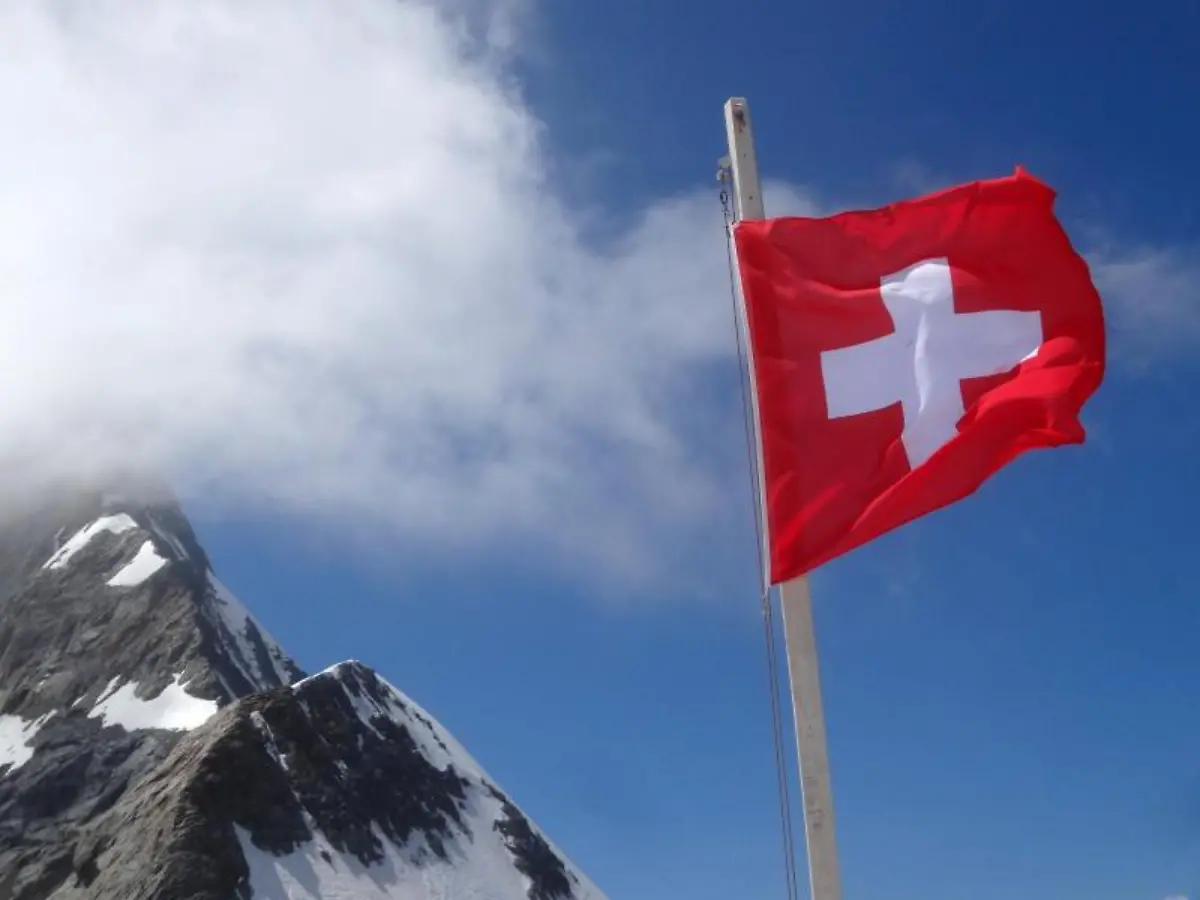 Seit-der-Franken-deutlich-aufgewertet-wurde-ist-Urlaub-in-der-Schweiz-noch-teurer-Im-kommenden-Winter-sollen-deutsch-Feriengaeste-mit-Preisaktionen-zurueckgewonnen-werden