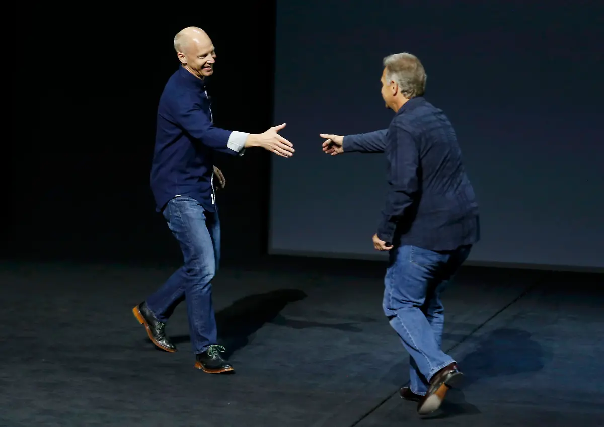 2015-09-09T173923Z-305427112-TB3EB991D1CM6-RTRMADP-3-APPLE-PRODUCTS-JPG782407996099877699