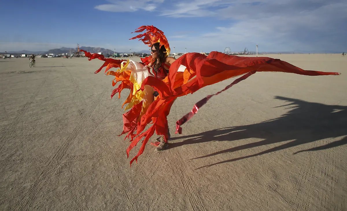 2015-09-07T065952Z-1133234054-GF10000196220-RTRMADP-3-USA-BURNINGMAN-NEVADA-JPG3949622170026628860