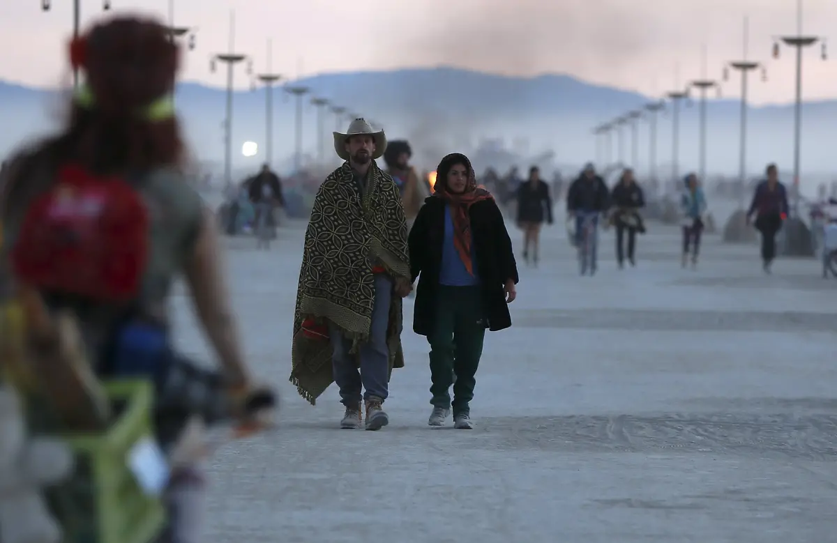 2015-09-07T064345Z-1971401437-GF10000196199-RTRMADP-3-USA-BURNINGMAN-NEVADA-JPG2949703443868935897