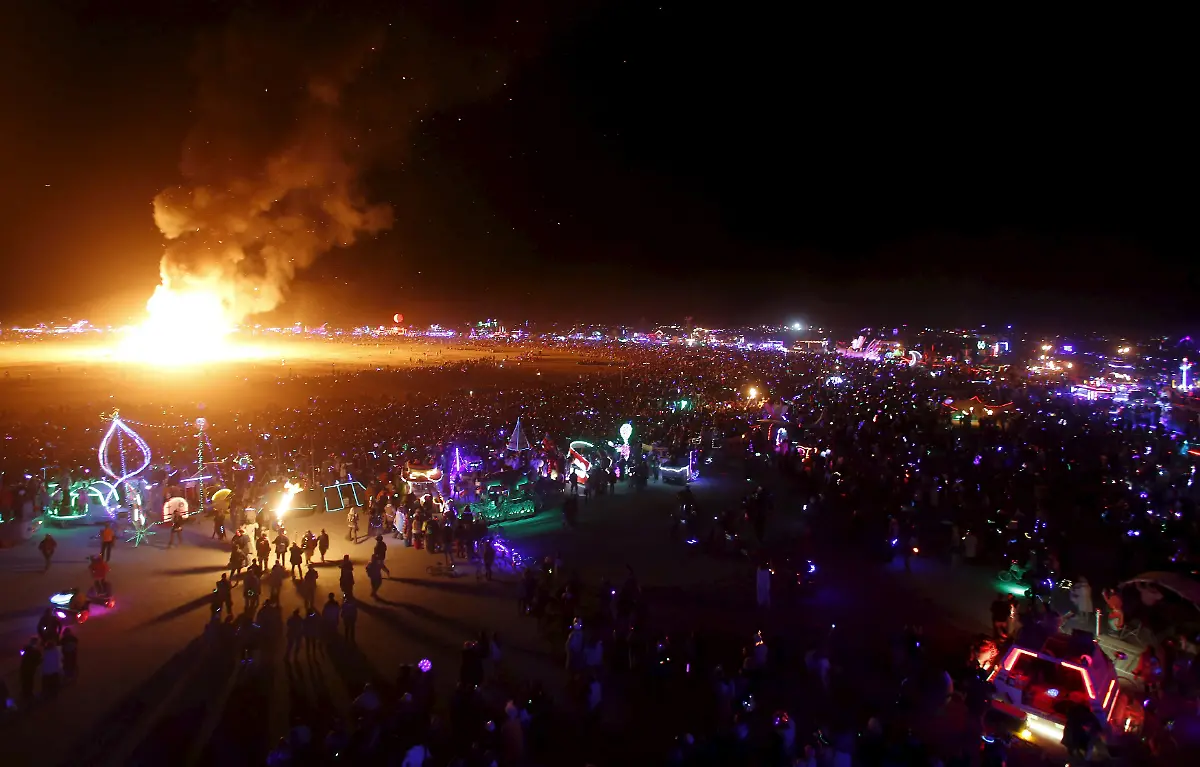 2015-09-06T085239Z-608026430-GF10000195097-RTRMADP-3-USA-BURNINGMAN-NEVADA-JPG2658404628339842939