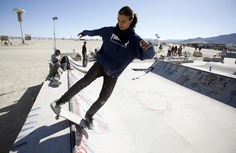 2015-09-05T211038Z-1759812418-GF10000194770-RTRMADP-3-USA-BURNINGMAN-NEVADA-JPG2742365958700435616