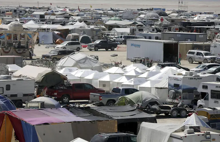 2015-09-05T211141Z-1453264179-GF10000194776-RTRMADP-3-USA-BURNINGMAN-NEVADA-JPG8365614196401703888