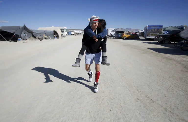 2015-09-05T210326Z-22585656-GF10000194756-RTRMADP-3-USA-BURNINGMAN-NEVADA-JPG1331473914337258507
