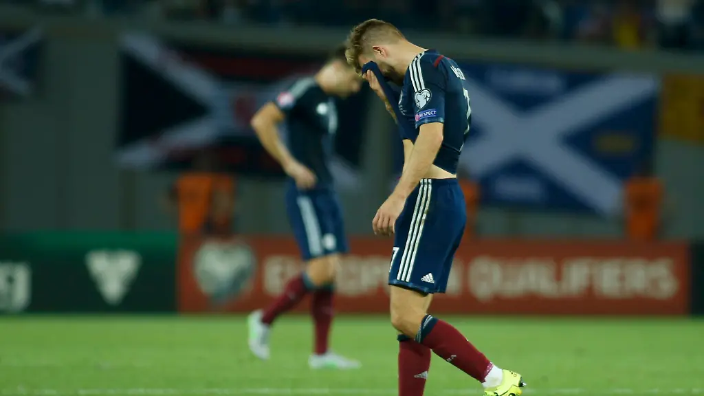 2015-09-04T182126Z-2034409859-LR2EB941EZFS3-RTRMADP-3-SOCCER-EURO-JPG1681148699911164203