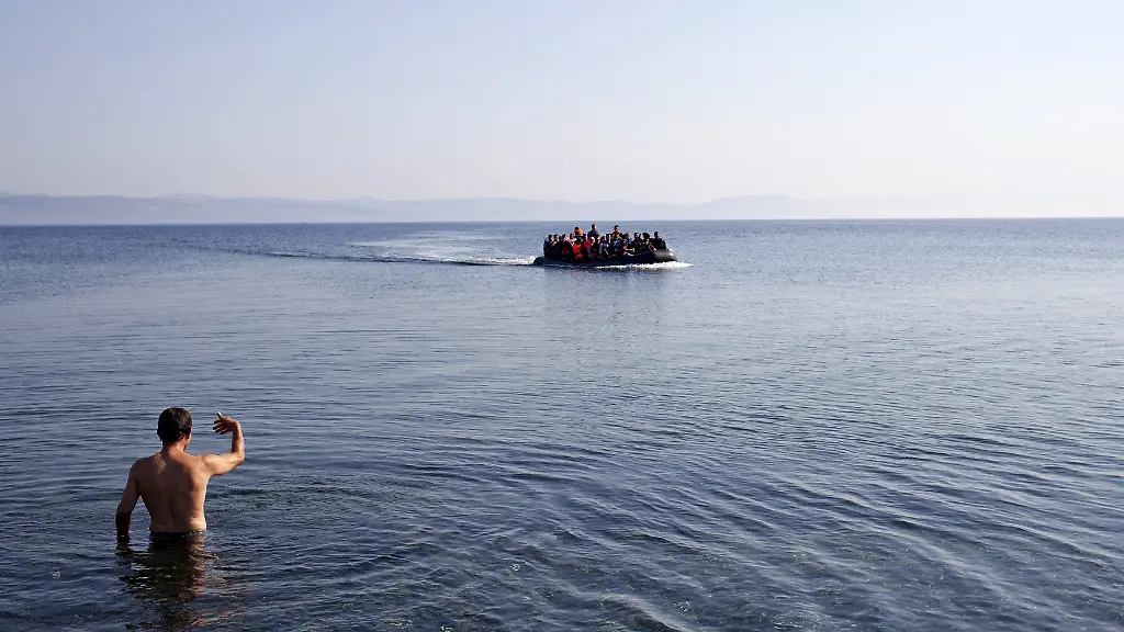 2015-09-04T131457Z-882301923-GF10000192997-RTRMADP-3-EUROPE-MIGRANTS-GREECE-JPG4140228586113002541