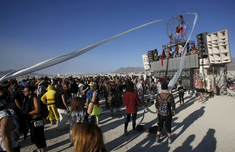 2015-09-01T191459Z-1706176573-GF10000189268-RTRMADP-3-USA-BURNINGMAN-NEVADA-JPG2412514657038756135