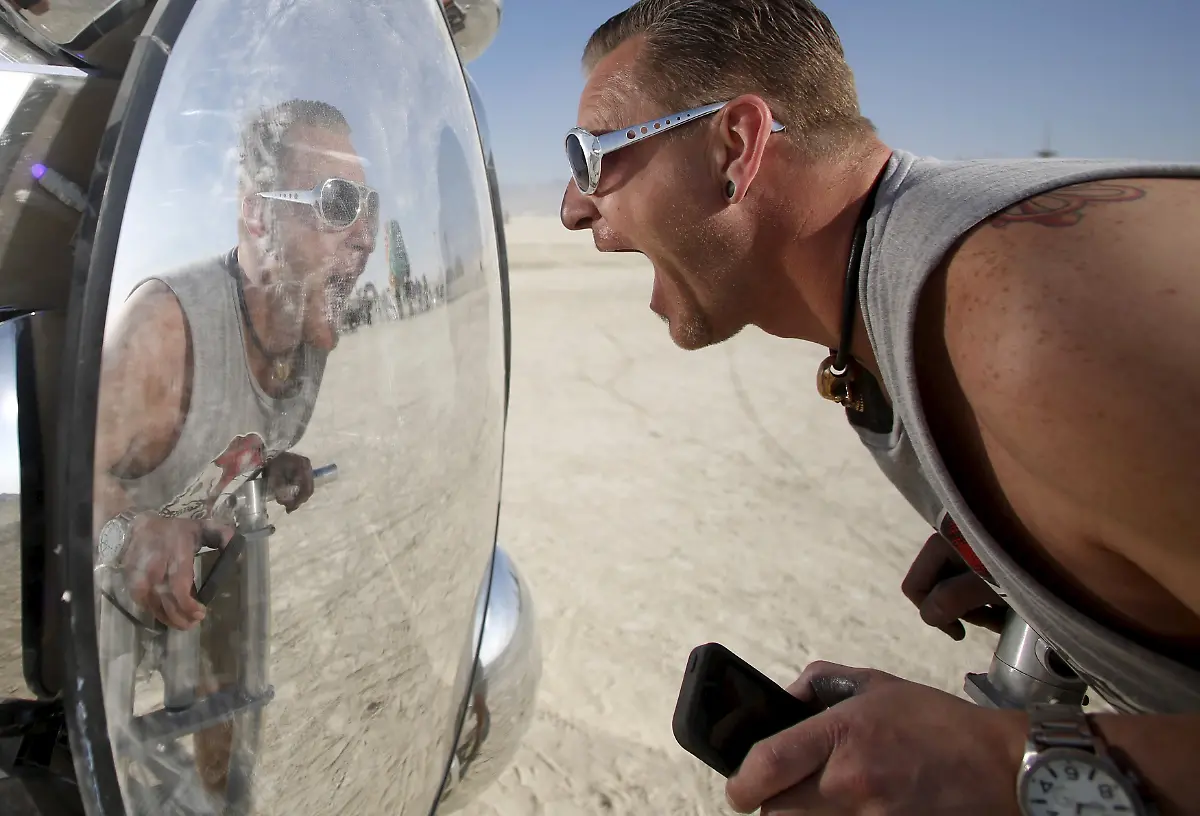 2015-09-01T191447Z-2146369723-GF10000189276-RTRMADP-3-USA-BURNINGMAN-NEVADA-JPG1996360867523171923