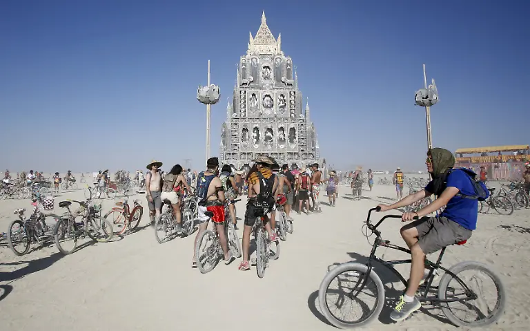 2015-09-01T040545Z-1512866469-GF10000188592-RTRMADP-3-USA-BURNINGMAN-NEVADA-JPG3739560341531476605