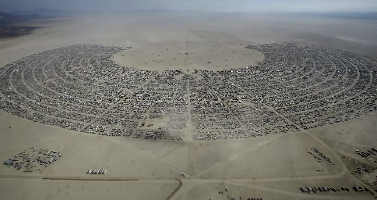 2015-09-02T181915Z-187032273-GF10000190488-RTRMADP-3-USA-BURNINGMAN-NEVADA-JPG6179507679873243584