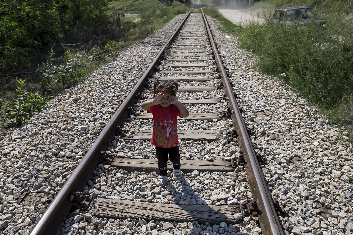 2015-08-31T132521Z-689002864-GF10000188078-RTRMADP-3-EUROPE-MIGRANTS-HUNGARY-JPG3417886462837131979