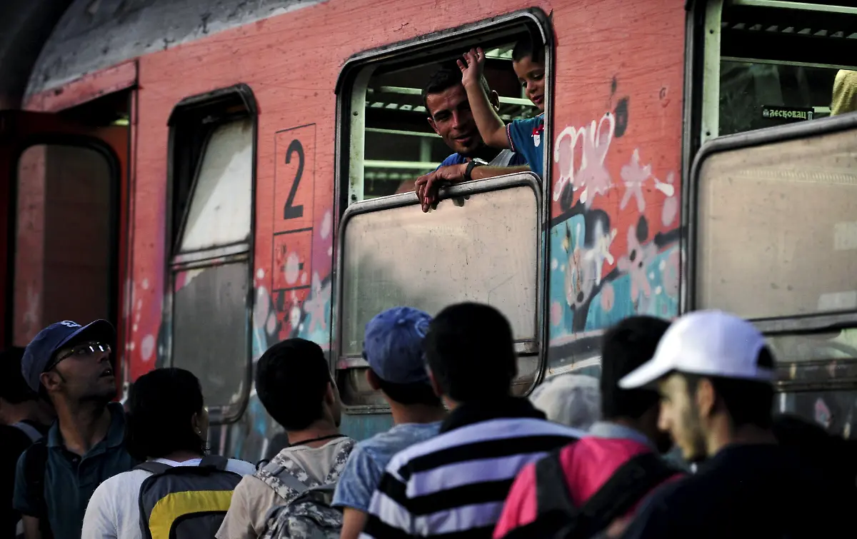 2015-08-31T201122Z-615253677-GF10000188416-RTRMADP-3-EUROPE-MIGRANTS-MACEDONIA-JPG1827693173029630239