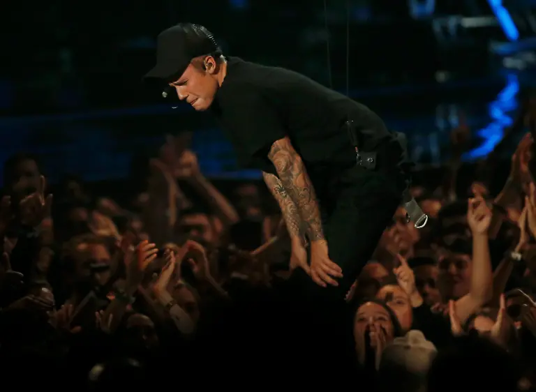 2015-08-31T043118Z-2115147415-TB3EB8V0CJWEH-RTRMADP-3-MUSIC-MTV-VMA-JPG6553147196528056857