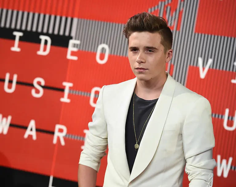 328E3E00C9913AAA-jpg1098456545282927416