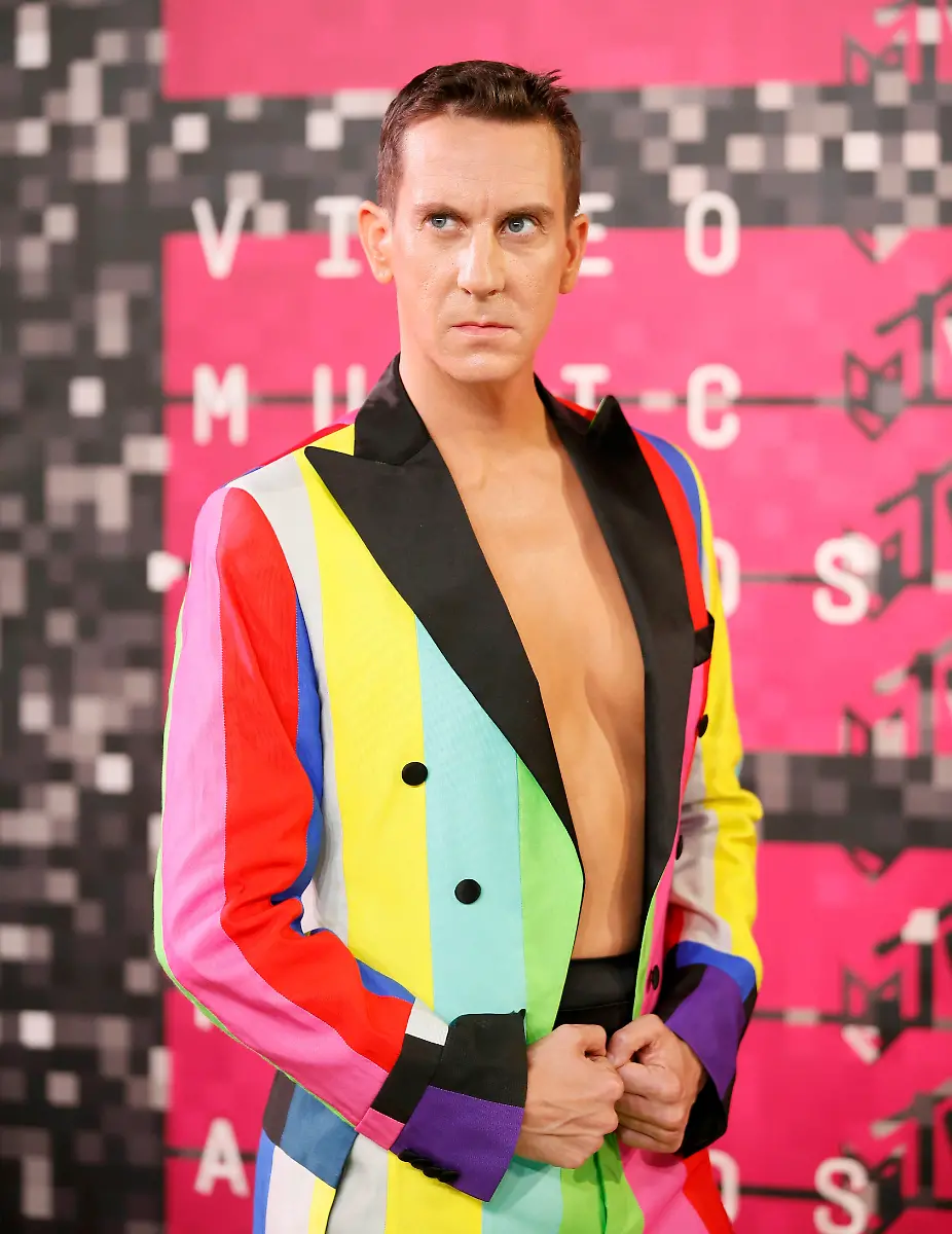 2015-08-30T233403Z-362291618-TB3EB8U1TGGUT-RTRMADP-3-MUSIC-MTV-VMA-JPG1382503211057649341