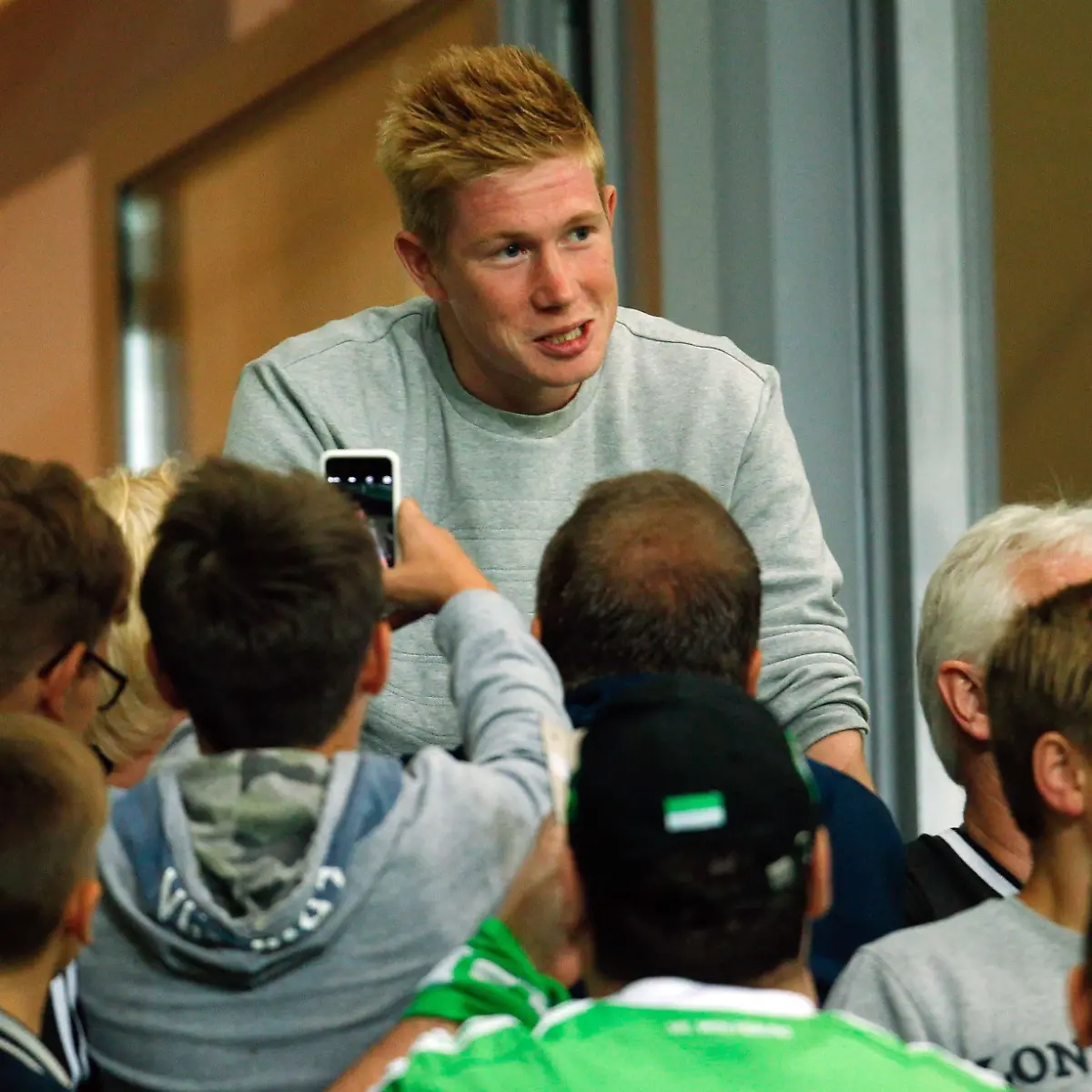 2015-08-28T195245Z-1684591345-LR2EB8S1J7MQB-RTRMADP-3-UK-SOCCER-GERMANY-DEBRUYNE-JPG397929978067611464