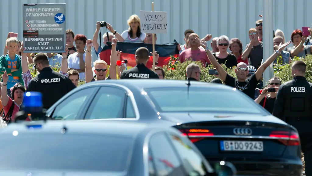 3rdq3422-jpg3422257667818653410