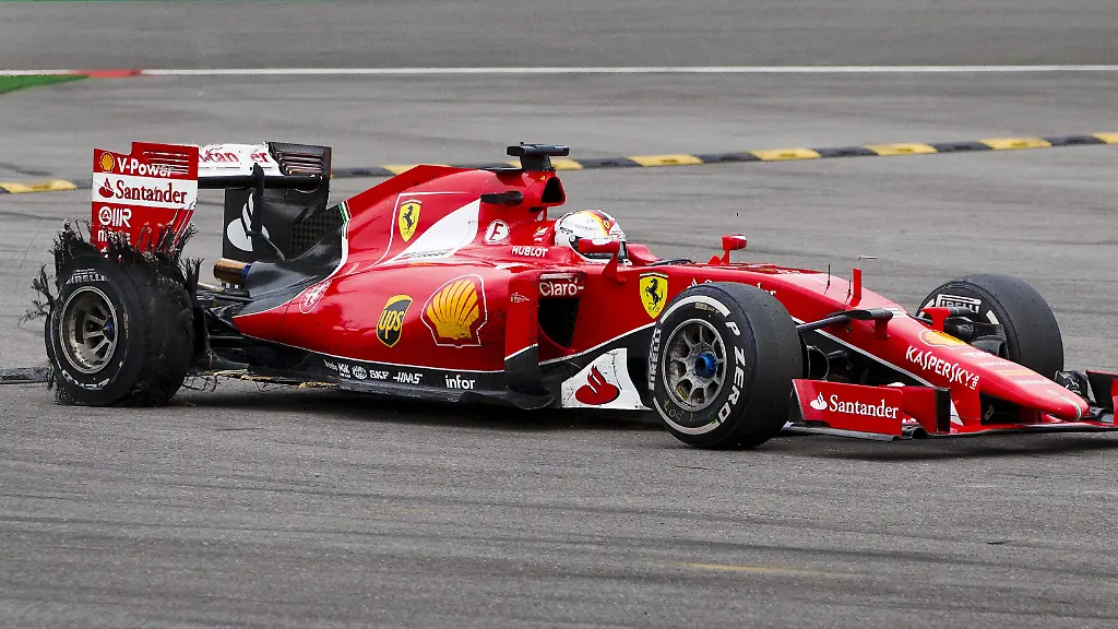 2015-08-23T142723Z-1898552775-GF10000180298-RTRMADP-3-MOTOR-RACING-PRIX-JPG5381445385863416322