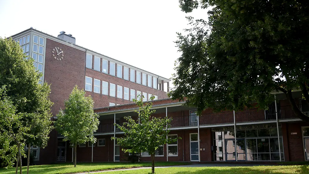 3ra51620-jpg1248133510103682662