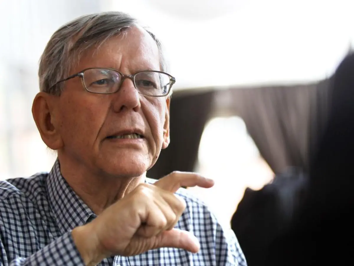 Herbert-Feuerstein-und-Harald-Schmidt-haben-nur-peripheren-Kontakt