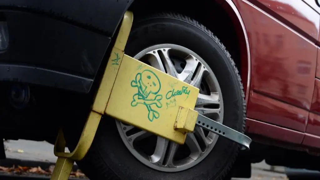 Abschreckende-Wirkung-Eine-solche-Parkkralle-sorgt-im-besten-Fall-dafuer-dass-Kriminelle-gar-nicht-erst-versuchen-das-Auto-zu-klauen