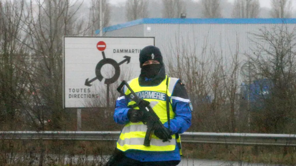 3r8g0506-jpg7177463423453902941