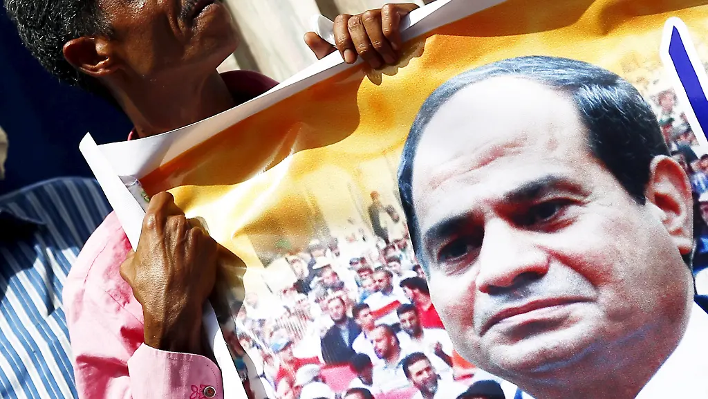 2015-08-10T151409Z-1174729504-GF20000019140-RTRMADP-3-EGYPT-PROTEST-JPG4882510335277702418