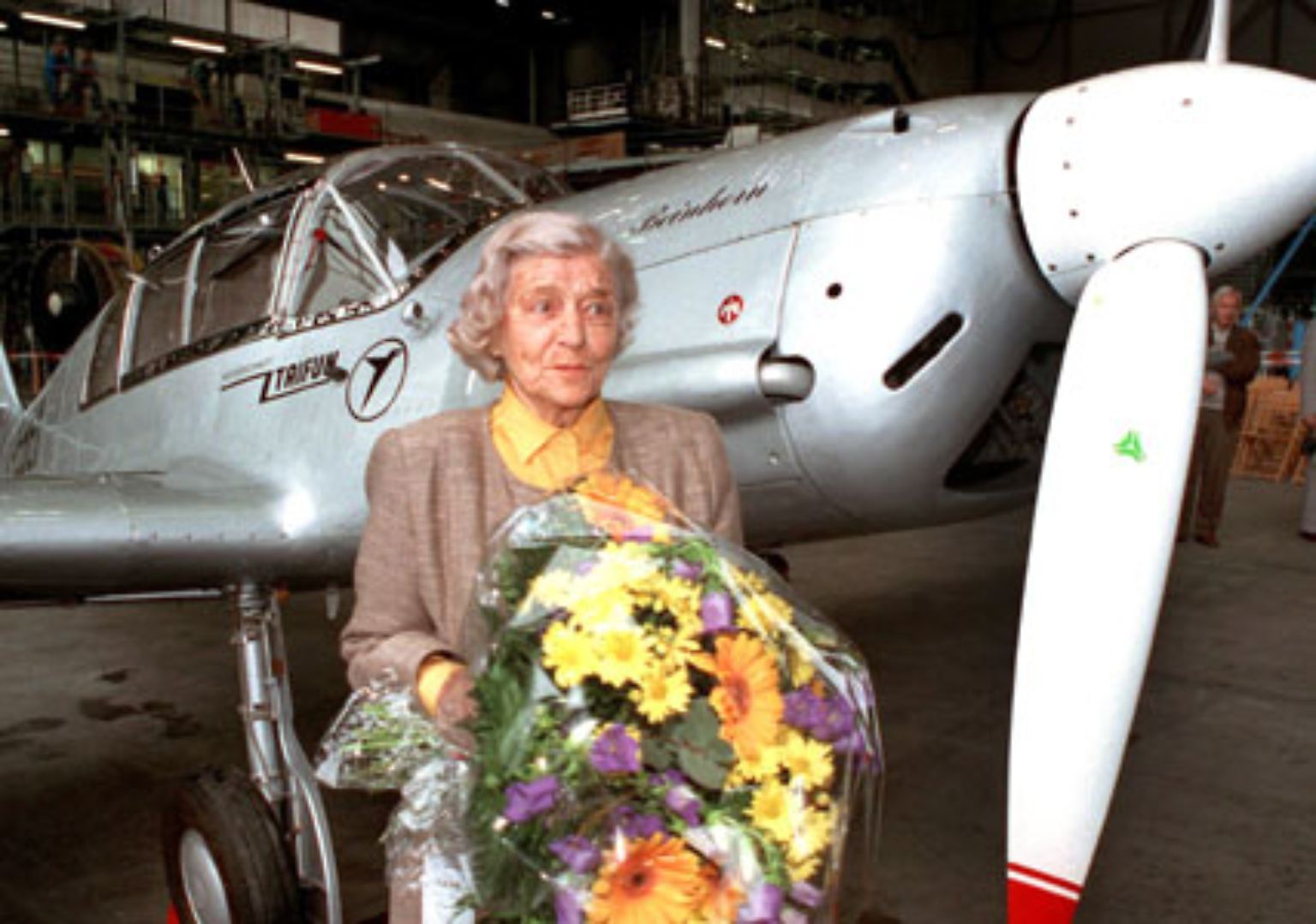 Elly Rosemeyer-Beinhorn, schon zu Lebzeiten eine Legende, starb am 28. November 2007 im Alter von 100 Jahren.