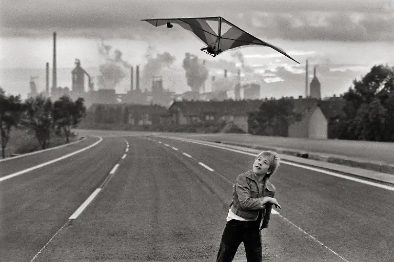 03-Meisel-1979-Autobahn-42-vor-der-Freigabe-August-Thyssen-Huette-Duisburg-Bruckhausen