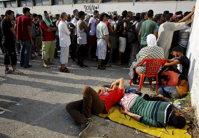 2015-08-11T130701Z-394107523-GF20000019873-RTRMADP-3-EUROPE-MIGRANTS-GREECE-JPG5672422800433190698