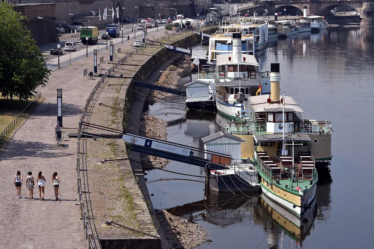 elbe-schiffe-fahrten