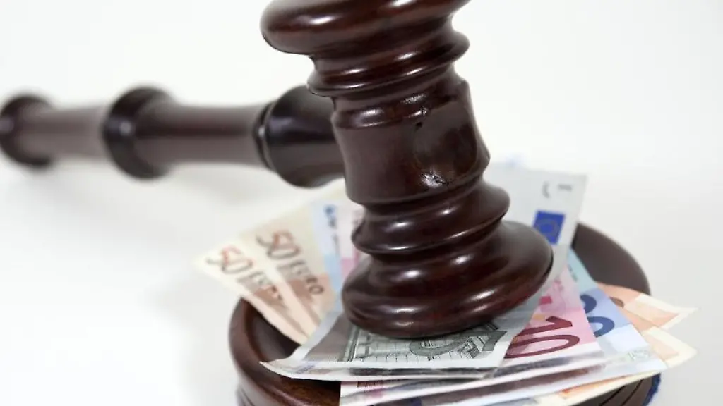 Eine-Rechtschutzversicherung-darf-Leistungen-bei-Gluecksspielen-ausschliessen