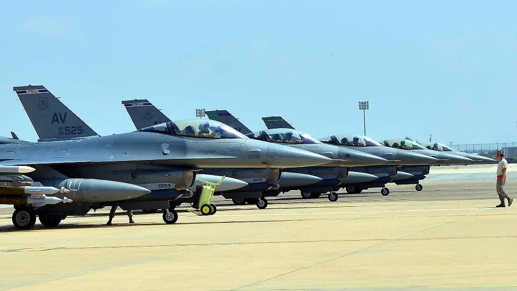 2015-08-09T163604Z-1635679167-TM3EB890VN901-RTRMADP-3-MIDEAST-CRISIS-USA-TURKEY-AVIANO-JPG6647811962343484496