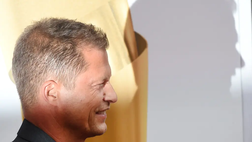 3qyf1810-jpg6380343472172574381