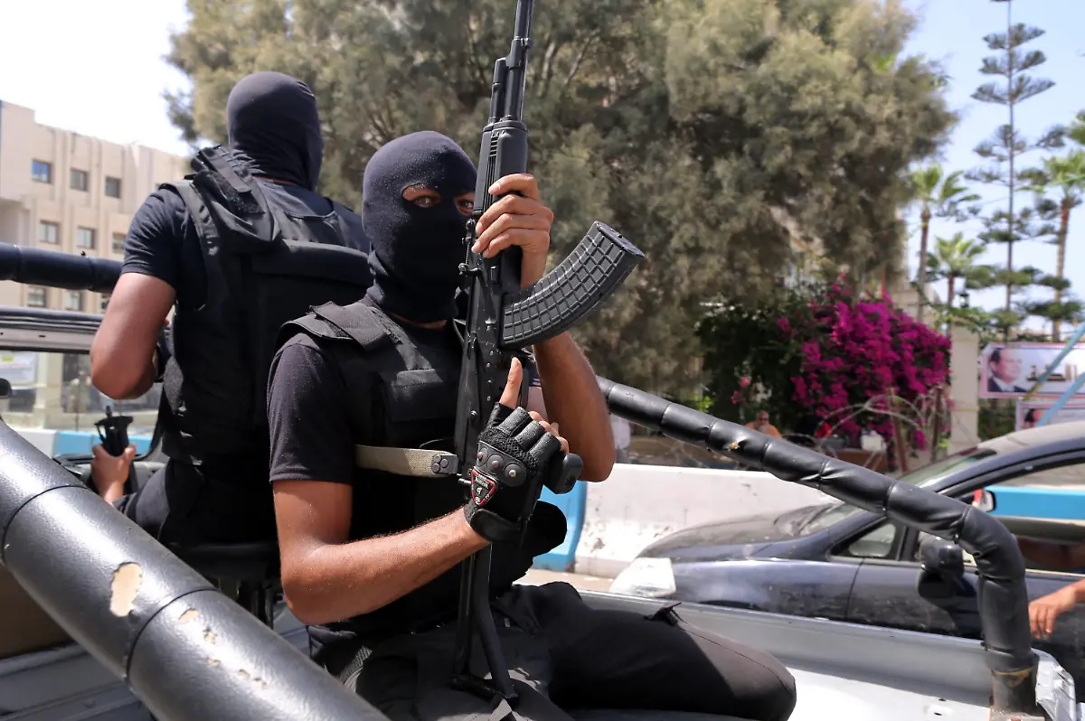 3r0f3949-jpg4455676494817788482