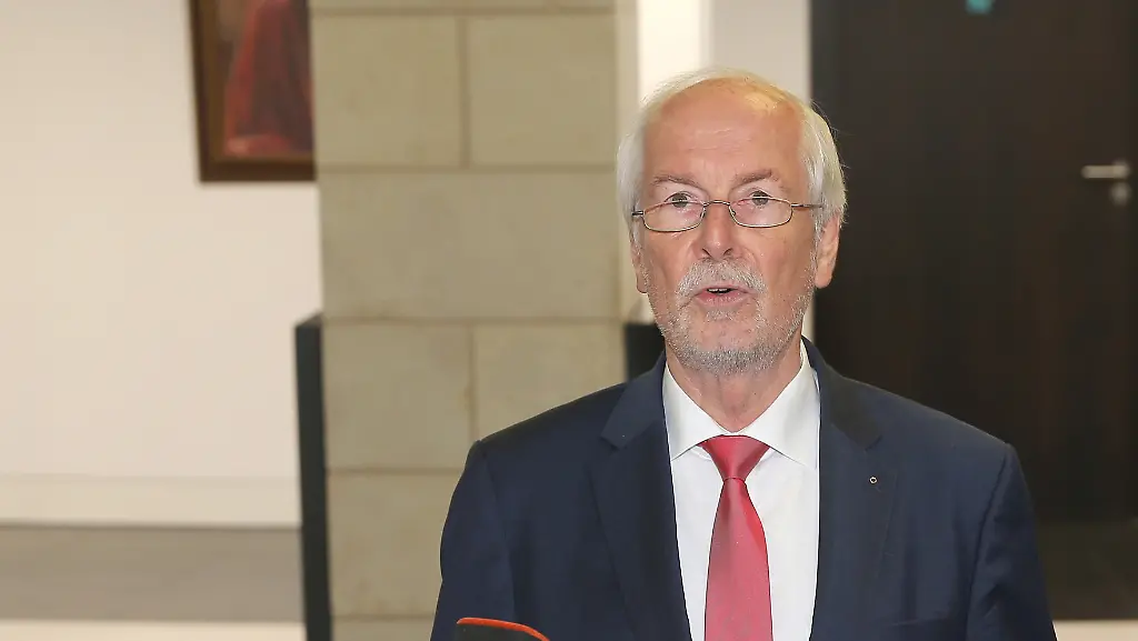 3qyy2631-jpg8764818088774874124