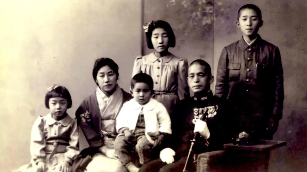 Mr-Horie-childhood-1